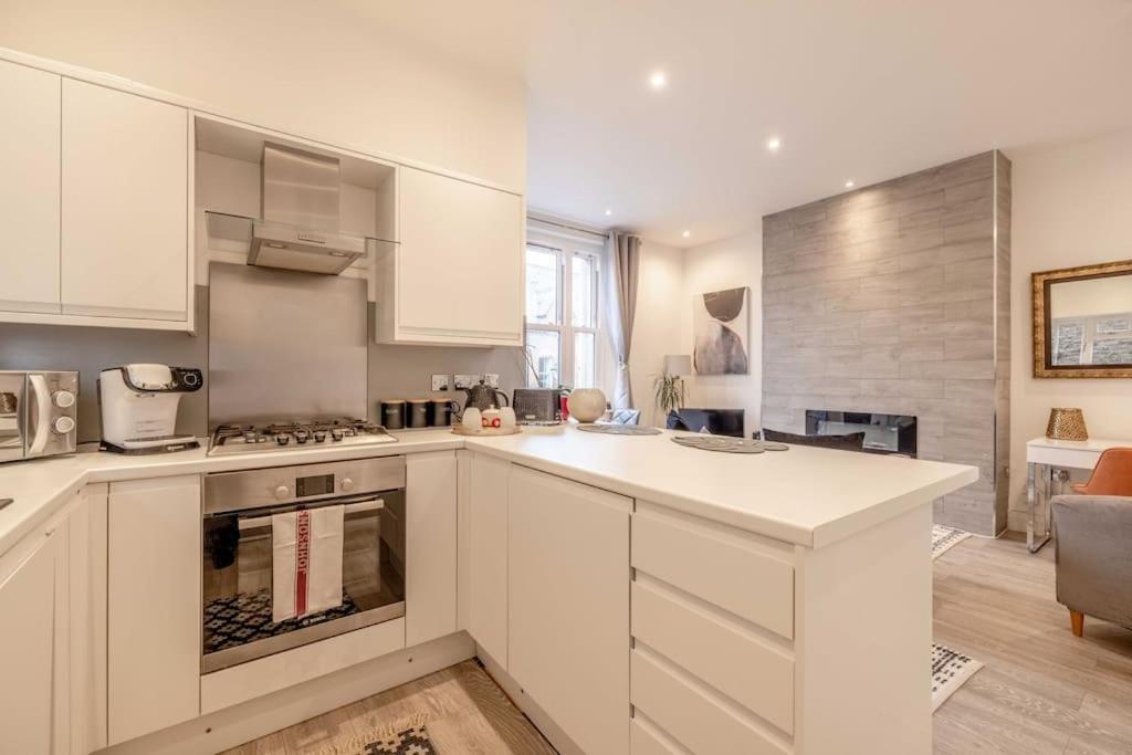 Central Windsor 1 Bedroom Gem,Shared Garden Exterior photo